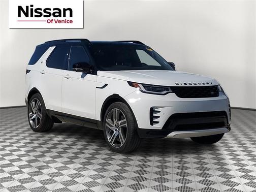 2024 Land Rover Discovery P300 Dynamic SE