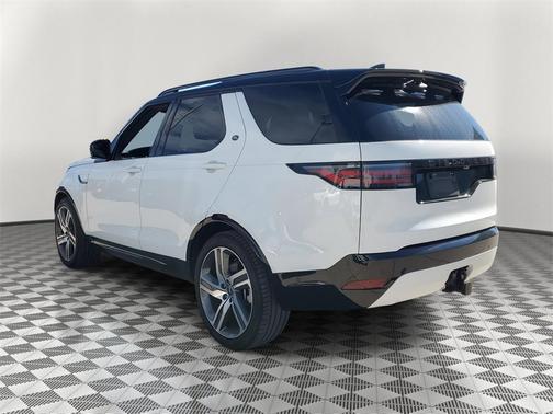 2024 Land Rover Discovery P300 Dynamic SE