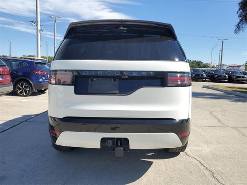 2024 Land Rover Discovery P300 Dynamic SE