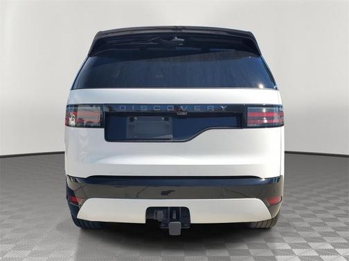 2024 Land Rover Discovery P300 Dynamic SE