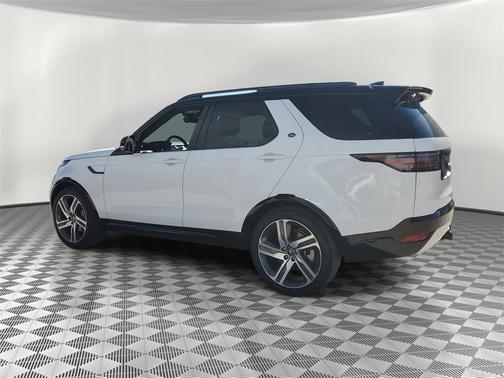 2024 Land Rover Discovery P300 Dynamic SE