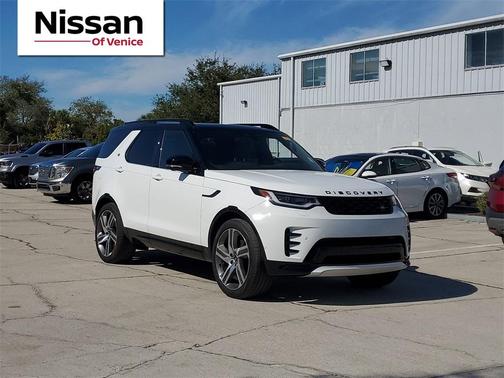 2024 Land Rover Discovery P300 Dynamic SE