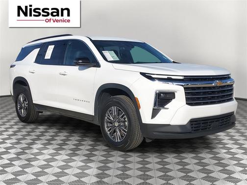 2025 Chevrolet Traverse LT