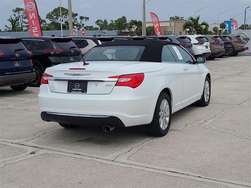 2011 Chrysler 200 Touring