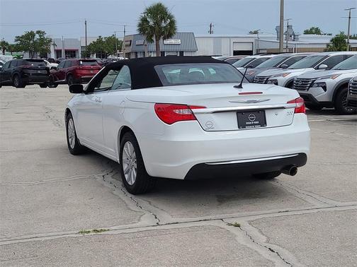 2011 Chrysler 200 Touring