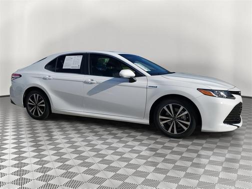 2018 Toyota Camry Hybrid LE