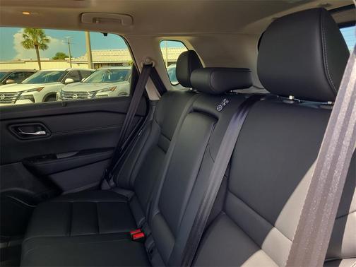 2025 Nissan Rogue SL