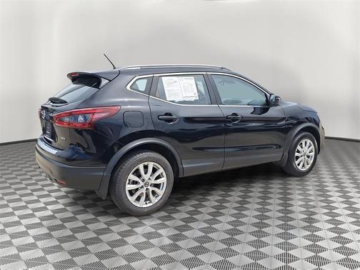 2022 Nissan Rogue Sport SV
