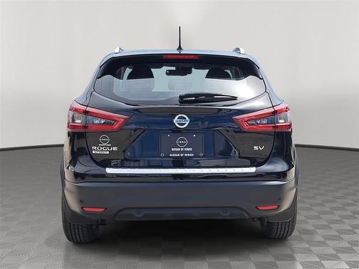 2022 Nissan Rogue Sport SV