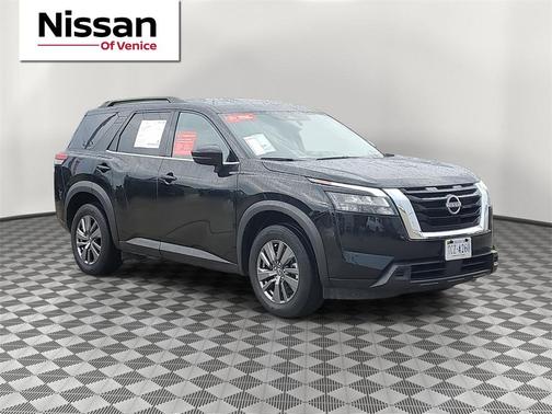 2024 Nissan Pathfinder SV
