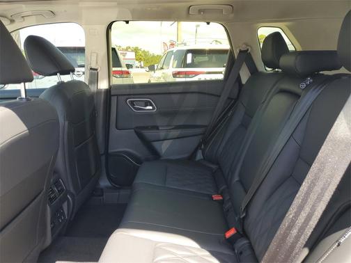 2025 Nissan Rogue Platinum