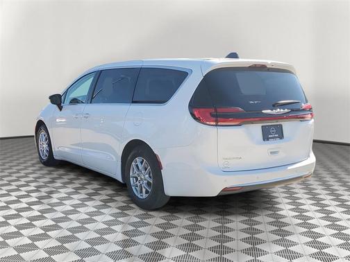 2024 Chrysler Pacifica Touring-L