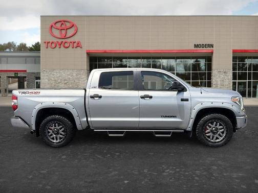 Silver 2018 Toyota Tundra SR5