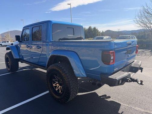 2022 Jeep Gladiator Overland