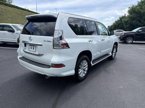 White 2017 Lexus GX 460 Base