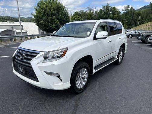 White 2017 Lexus GX 460 Base