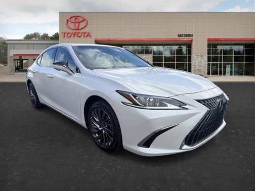 2025 Lexus ES 300h Luxury