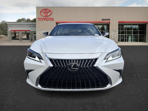 2025 Lexus ES 300h Luxury
