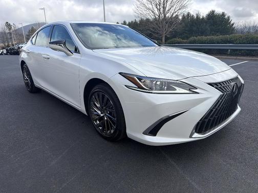 2025 Lexus ES 300h Luxury