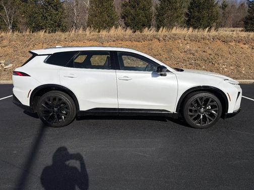 2025 Toyota Crown Signia LIMITED