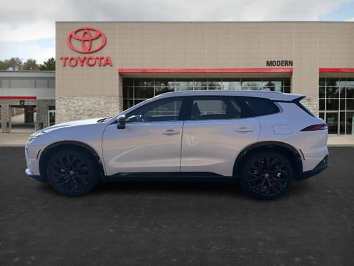 2025 Toyota Crown Signia LIMITED