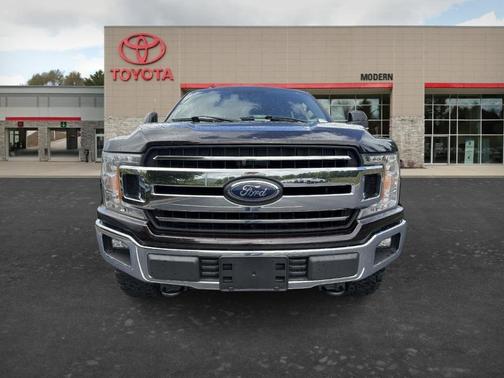 Red 2018 Ford F-150 XLT