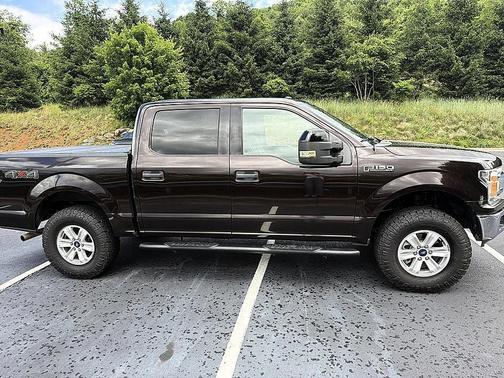 Red 2018 Ford F-150 XLT