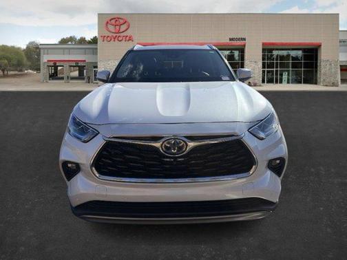 2024 Toyota Highlander Hybrid Platinum