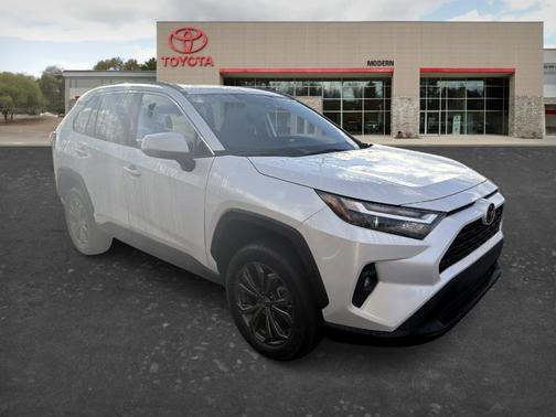 2025 Toyota RAV4 Hybrid XLE Premium