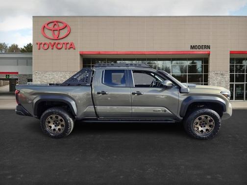 2025 Toyota Tacoma Hybrid Trailhunter