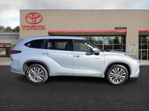 2021 Toyota Highlander Hybrid Platinum