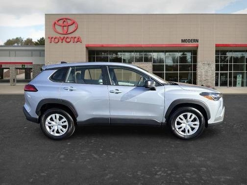 Silver 2024 Toyota Corolla Cross L