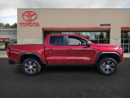 2025 GMC Canyon AT4