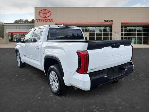 White 2025 Toyota Tundra SR5