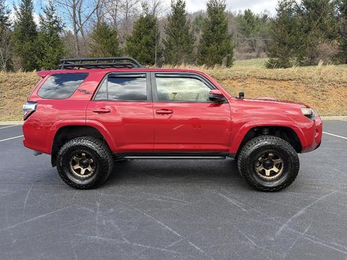 2023 Toyota 4Runner TRD Off Road