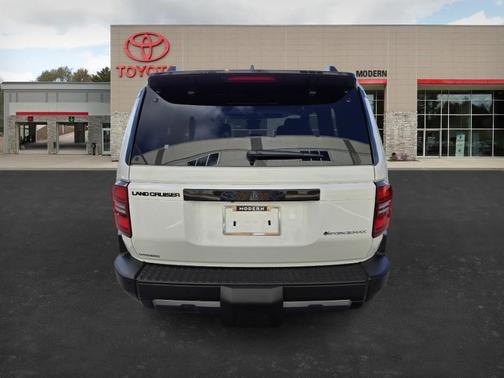 2025 Toyota Land Cruiser Base