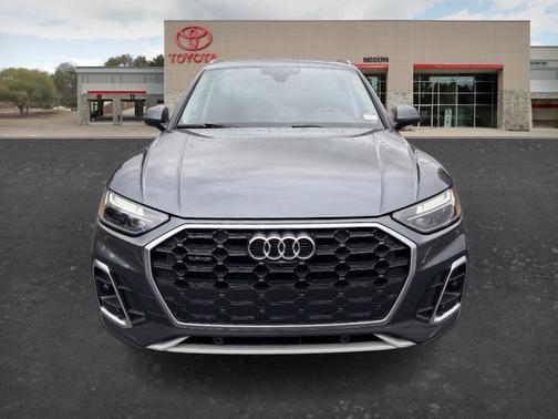 Daytona Gray Pearl Effect 2023 Audi Q5 45 S line Premium Plus
