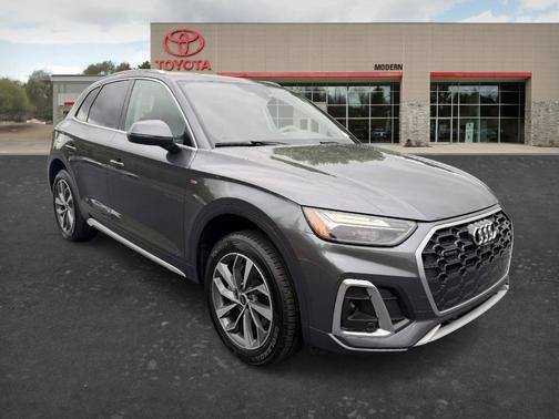 Daytona Gray Pearl Effect 2023 Audi Q5 45 S line Premium Plus
