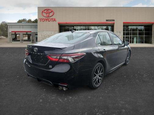 Black 2023 Toyota Camry SE