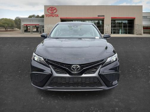 Black 2023 Toyota Camry SE