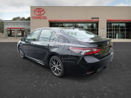 Black 2023 Toyota Camry SE