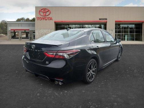 Black 2023 Toyota Camry SE