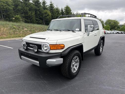 White 2014 Toyota FJ Cruiser Base