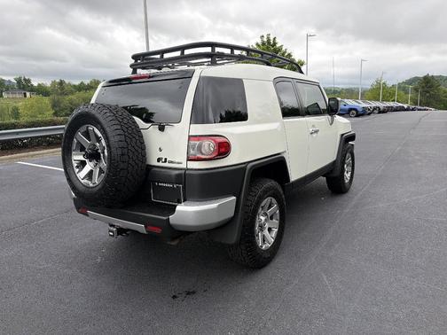 White 2014 Toyota FJ Cruiser Base