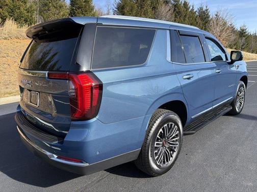 2025 GMC Yukon Elevation