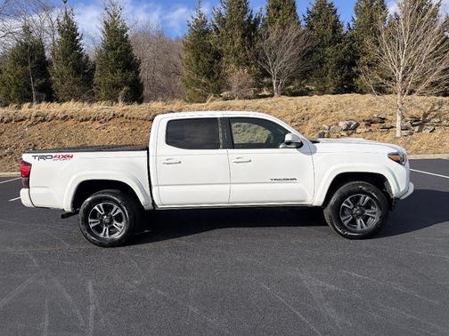 2018 Toyota Tacoma TRD Sport