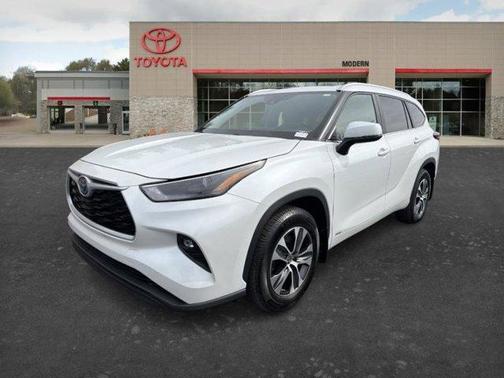 2023 Toyota Highlander Hybrid XLE
