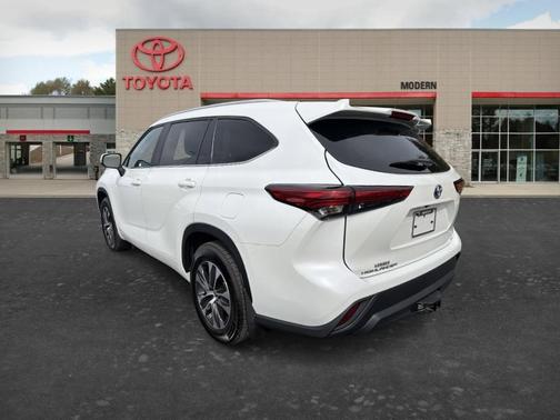 2023 Toyota Highlander Hybrid XLE