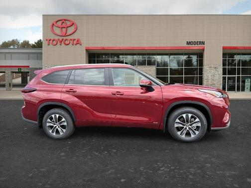 Red 2026 Toyota Highlander Hybrid XLE