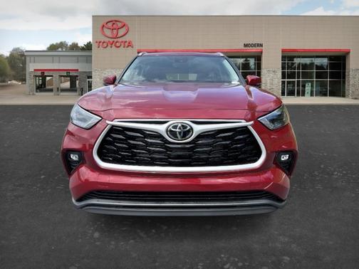 Red 2026 Toyota Highlander Hybrid XLE